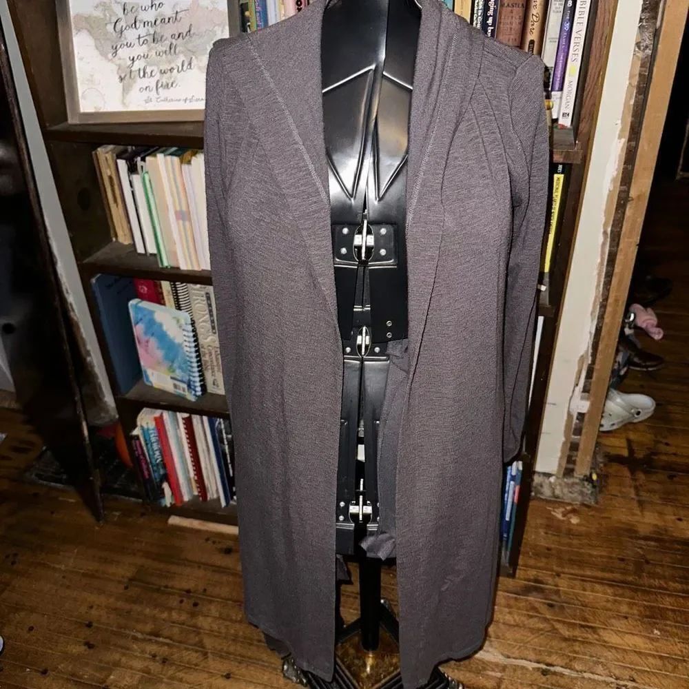 Laila Jayde gray S Stitchfix hooded lightweight sweater coat